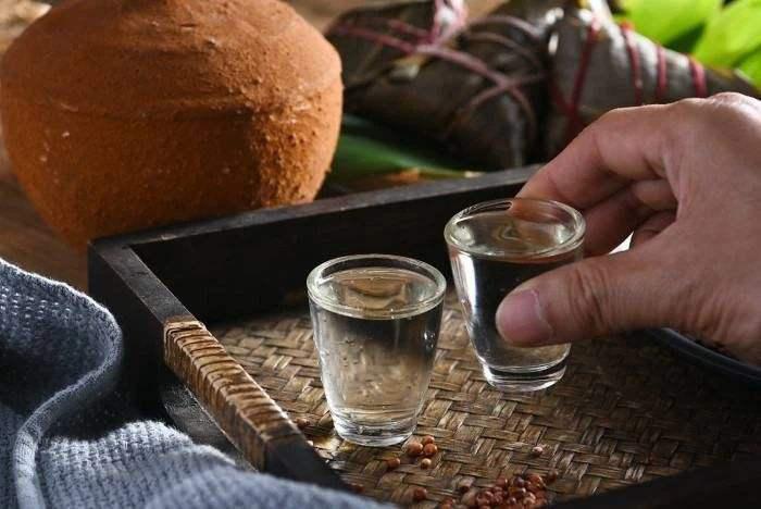 “煮酒”和“烧酒”区别在哪儿？